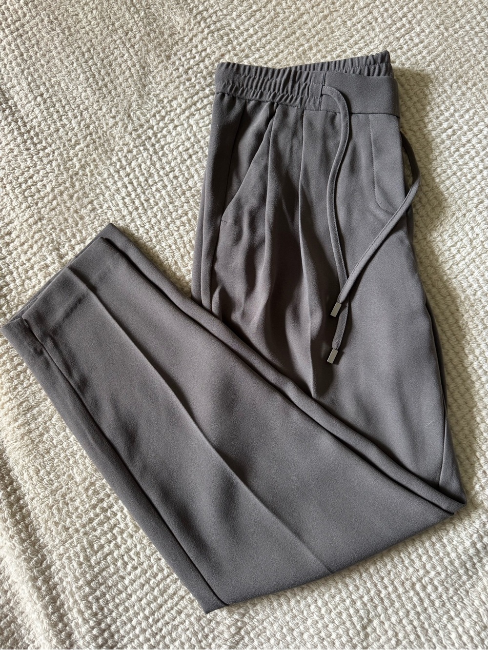 RW & Co Gray Tapered Trousers with Drawstring Waist - Size S NWOT